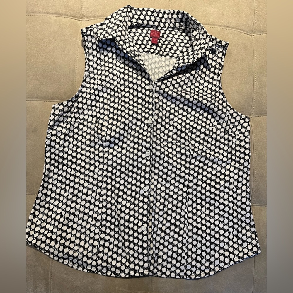 Sleeveless button down blouse